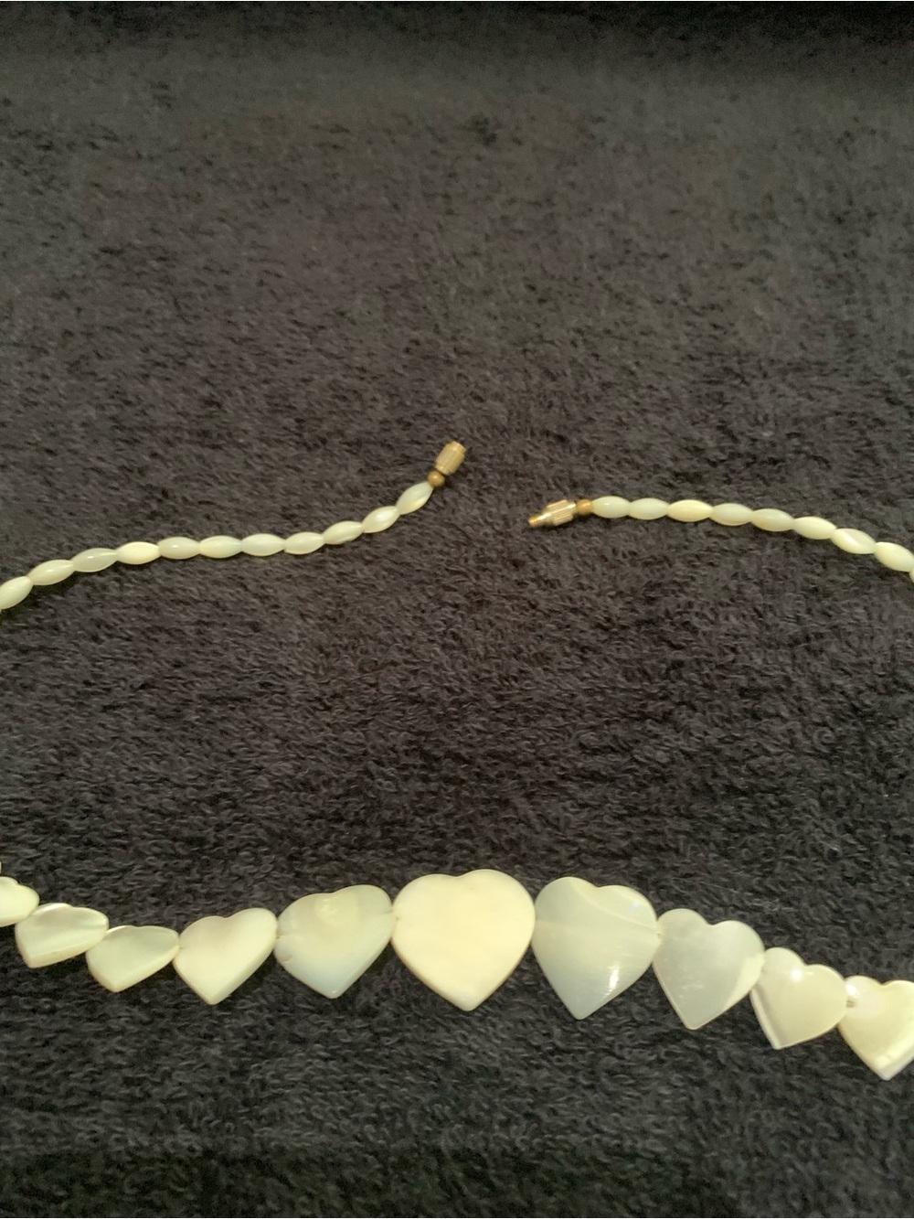 Vintage Mother of Pearl Heart Shaped Cream Necklace - Picture 5 of 9